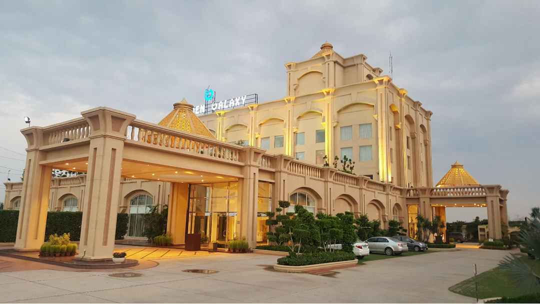 Golden Galaxy Hotel and Casino nằm sát biên giới Việt nam 